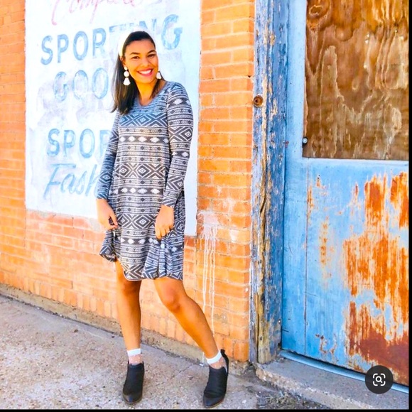 LuLaRoe | Dresses | Lularoe Emily Swing 